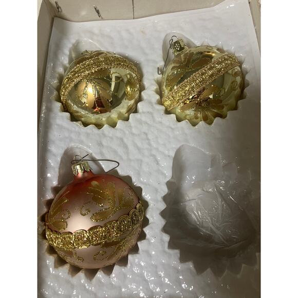 3 VTG Commodore Christmas Classics Ornaments Gold Glitter Hand-decorated VTG - Picture 2 of 5